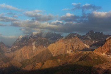 Naklejka premium Fann mountains