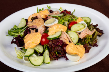 Tuna salad with egg
