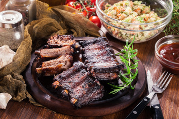 Spicy barbecued pork ribs