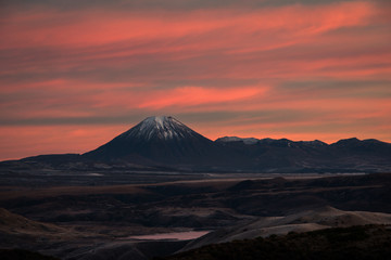 Fototapeta na wymiar Mt Ngauruhoe at Sunrise