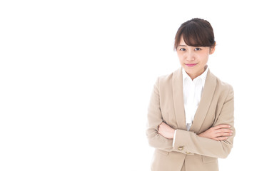 腕を組むビジネスウーマン