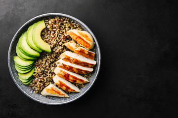 Bowl with quinoa, avocado and chicken