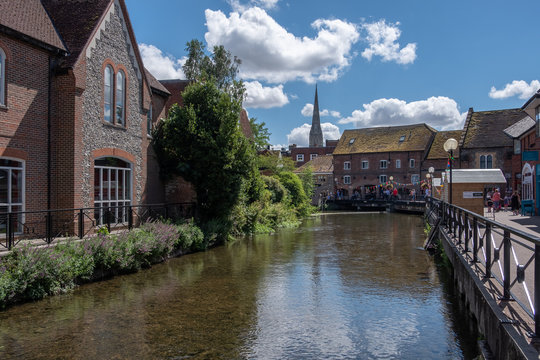 Old city center of Salisbury crossed by the river