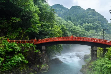 Foto op Plexiglas prachtige shinkyo-brug bij Nikko, Japan © jon_chica