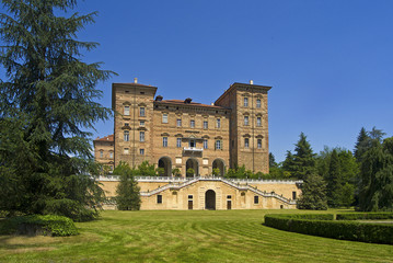 Castello Ducale di Agliè visto dal parco