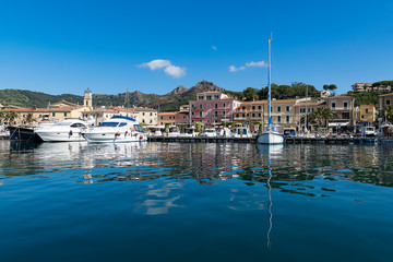 Fototapeta na wymiar vista di porto Azzurro Isola D'Elba