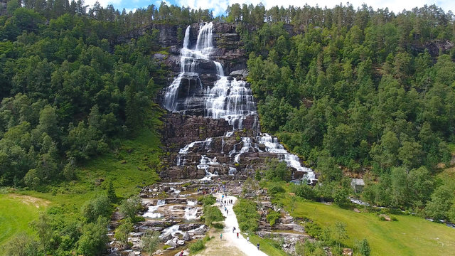 Fototapeta Aerial view of Tvindefossen or Tvinnefossen waterfall near Voss in Norway