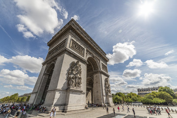 Fototapeta na wymiar Arco del triunfo en Paris