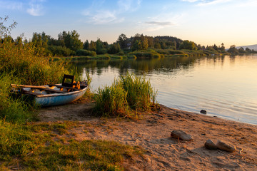 Obraz premium Boat at sunset 2