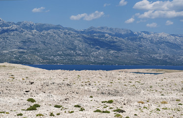 Croazia: vista panoramica sull'isola di Pago, la quinta isola della costa croata nel nord Adriatico...