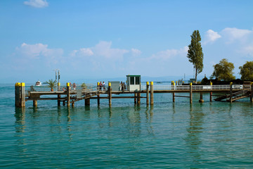 Fototapeta na wymiar Bootsanlegestelle der Insel Mainau, Bodensee