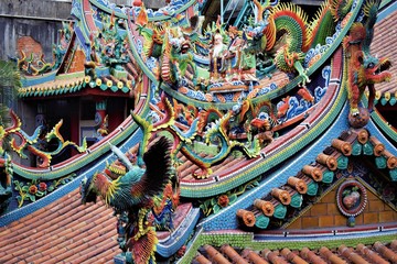 Colourful Taiwanese temple roof