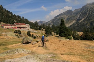 Fototapeta na wymiar hut to hut trekking tour, refuge Marcadau, Wallon mountain hut, Pyrenees