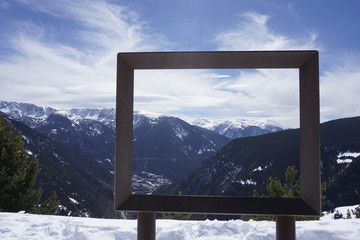 Paisaje de montaña nevado