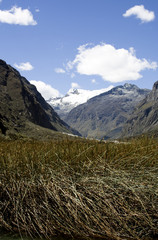 Panoramica nevados de la laguna de Paron en Huaraz Caraz Peru