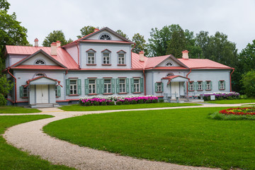 Fototapeta na wymiar Abramtsevo Museum, Manor House, near town of Sergiev Posad, Moscow region 