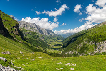 Glarnertal vom Klausenpass aus mit weitsicht