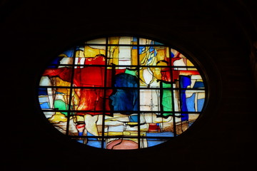 buntes fenster kirche