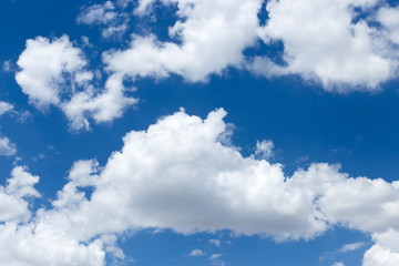 Obraz premium Blue sky background with clouds