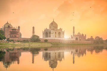 Fototapeta na wymiar Panoramic view of Taj Mahal at sunset