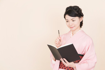 着物を着た女性