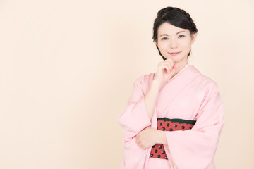着物を着た女性