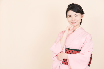 着物を着た女性