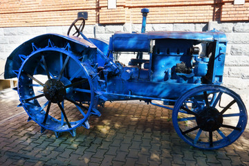 Early 20th-century image of a tractor
