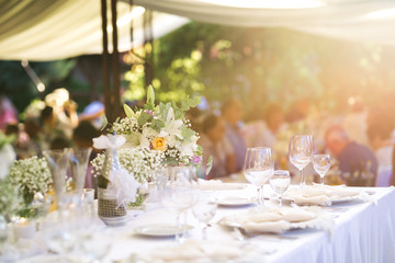 Beautiful fresh flowers table decoration in a restaurant for a special event