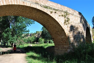 Walk under bridge