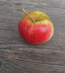 roter Apfel,  apple,apfel, obst, rot, essen, gesund, isoliert, frisch, weiß, reif, diät, saftig, süss, köstlich, frische, bio, natur, auflösungszeichen, gegenstand, brotzeit, vegetarier, gesundheit
