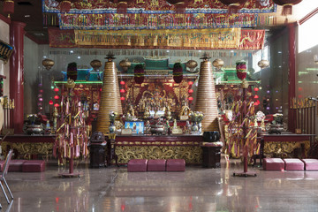 Sulawesi, Makassar;   " Istana Naga Sakti Klenteng Xian Ma "   Buddhistischer Tempel, auch Drachenpalast genannt.