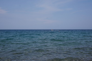 Fototapeta na wymiar Horizon over the seawater