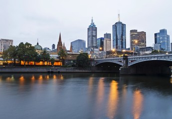Fototapeta na wymiar Melbourne and Yarra river at night - landmark cityscape