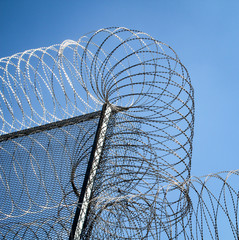 Stacheldraht, Natodraht, Überwindungsschutz