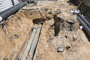 Replacement of heating pipes. Excavation work on updating the communications heating.