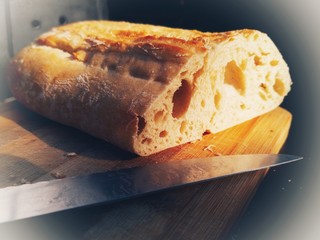 Weissbrot schneiden