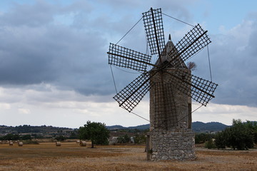 Fototapeta na wymiar Windmill on Mallorca 