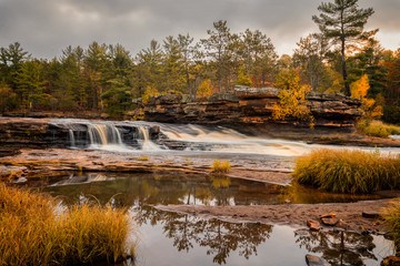 Fototapeta na wymiar autumn colors waterfall 