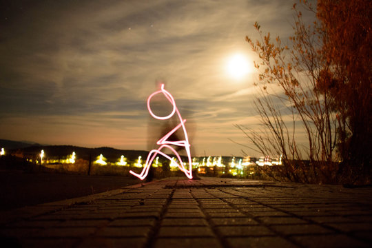 monigote dibujado en un parque