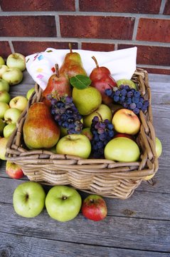 Urlaub,bst, korb, apfel, essen, frisch, grape, gesund, isoliert, birne, green, di&auml;t, rot, wei&szlig;, reif, bio, orange, ananas, saftig, vegetarier, ackerbau, gelb, aufl&ouml;sungszeichen, vegan