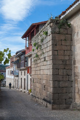 Fototapeta na wymiar Muralla medieval de Allariz. Ourense, Galicia, España.