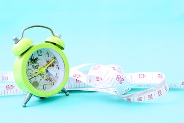 Weight loss for a limited time concept, Weight loss clock and measuring tape