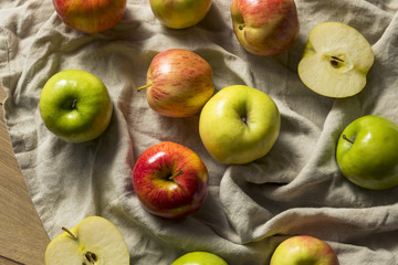 Naklejka na ściany i meble Raw Organic Assorted Apples