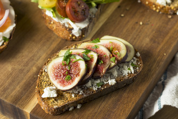 Homemade Breakfast Toasts with Cream Cheese