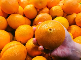 Orange fruit in market