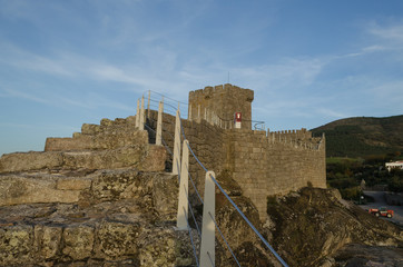 Murallas del Castillo de Linhares da Beira, Portugal.