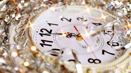 время празднования рождества, новый год 2019, рождесьвенские часы