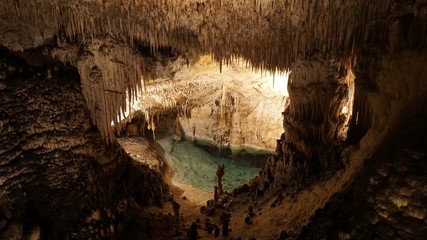 Vistas a la cueva (Coves del Drach, Mallorca)