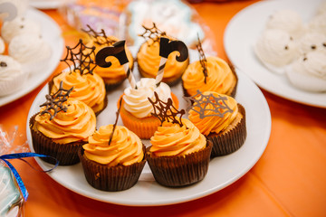 Funny meringue ghosts for Halloween party